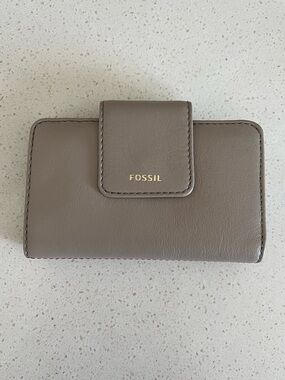 Fossil Taupe Gray Leather Wallet